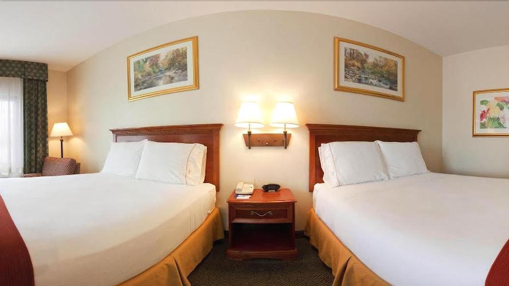 Holiday Inn Express Hotel & Suites Canton By Ihg Εξωτερικό φωτογραφία