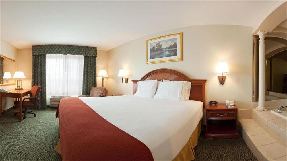 Holiday Inn Express Hotel & Suites Canton By Ihg Εξωτερικό φωτογραφία